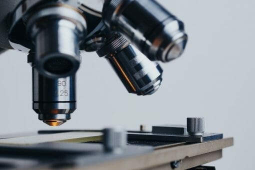 Des équipements liés à la science pour les établissements scolaires