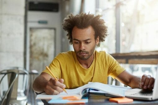 Quelle formation pour devenir commercial ?