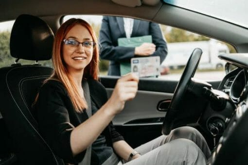 Comment se passe l’examen du code de la route 2025 ?