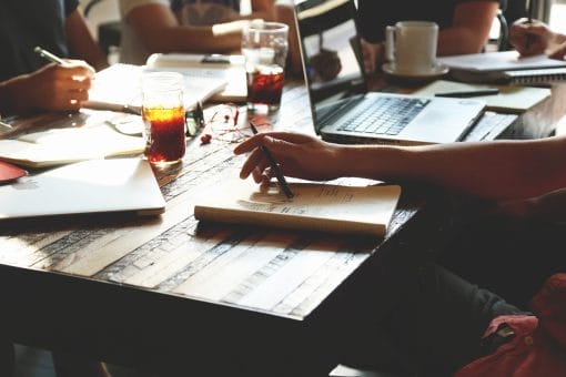 Comment l’ESCM façonne-t-elle les parcours professionnels dans le domaine du commerce ?