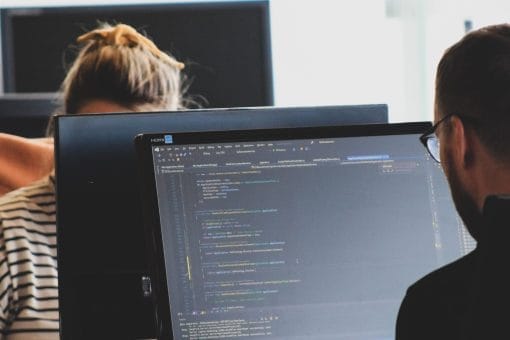 Trouver la meilleure école pour des études supérieures en informatique : 3 conseils clés