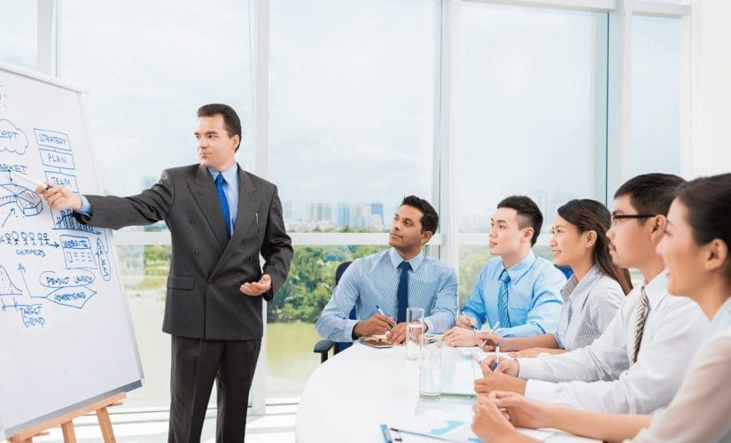 Pourquoi investir dans des formations en marchés publics sur mesure est un choix stratégique ?